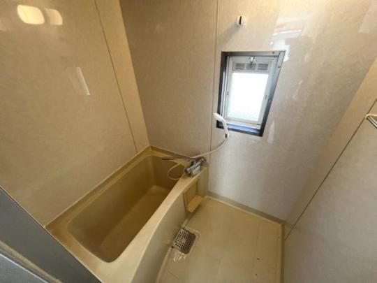 �y���̑��z�@�o�X�^�V�����[